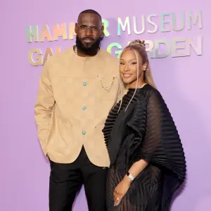 LeBron James Wife Savannah James Stirs Debate With Strip Club Admission