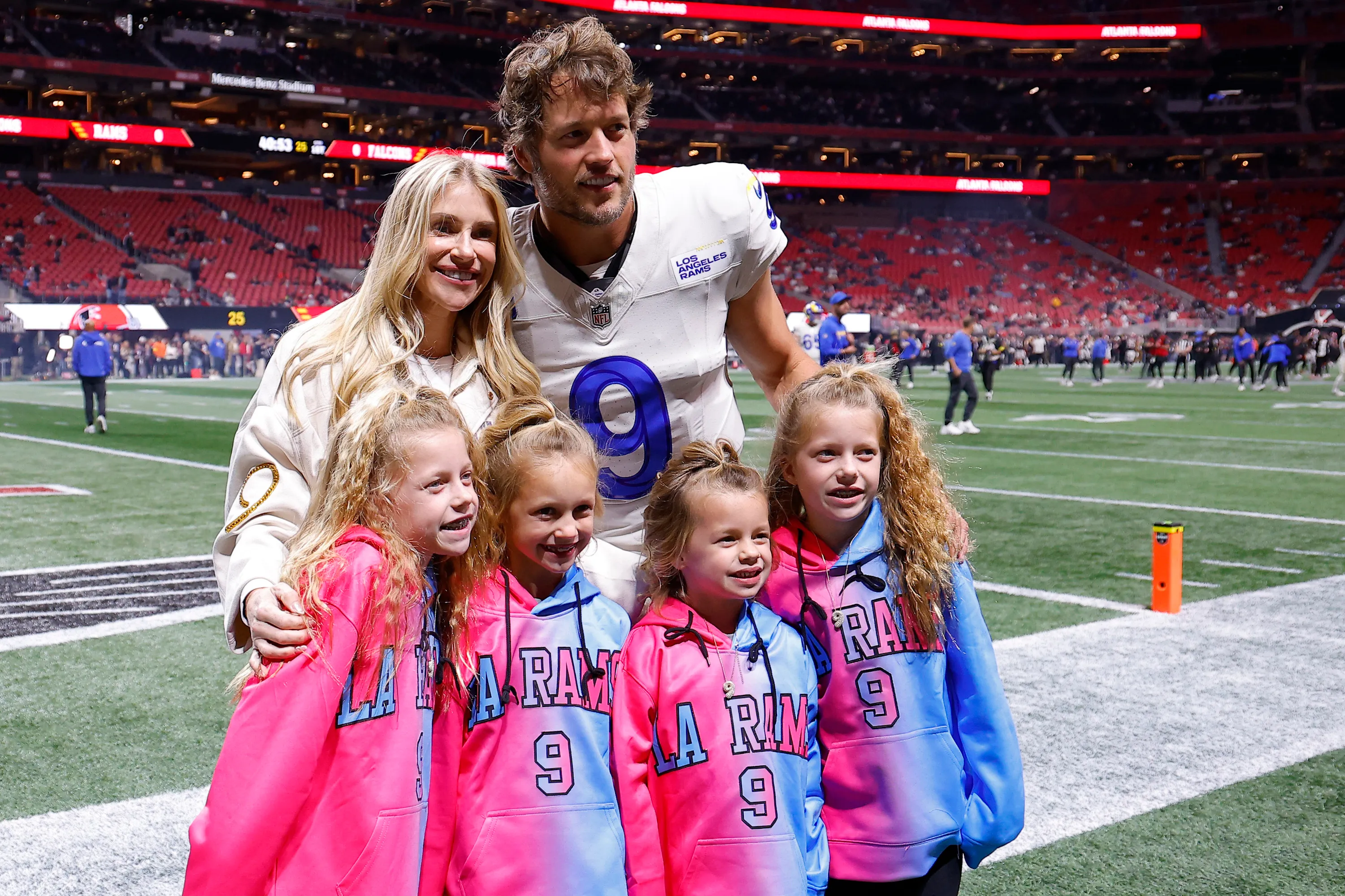 GettyImages-2253983597Kelly-and-Matthew-Stafford-Walk-Red-Carpet-With-4-Daughters-at-NFL-Honors.jpg