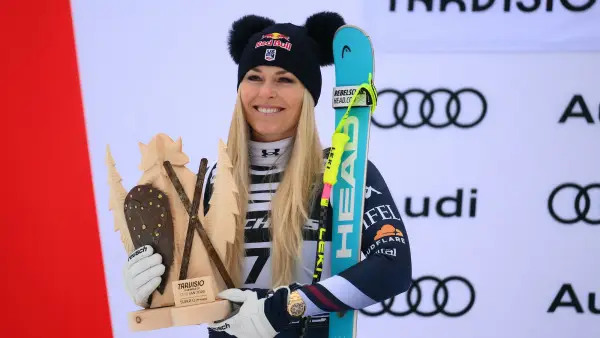 Lindsey Vonn Visits Former Coachs Grave After Crash Jeopardizes Olympic Hopes