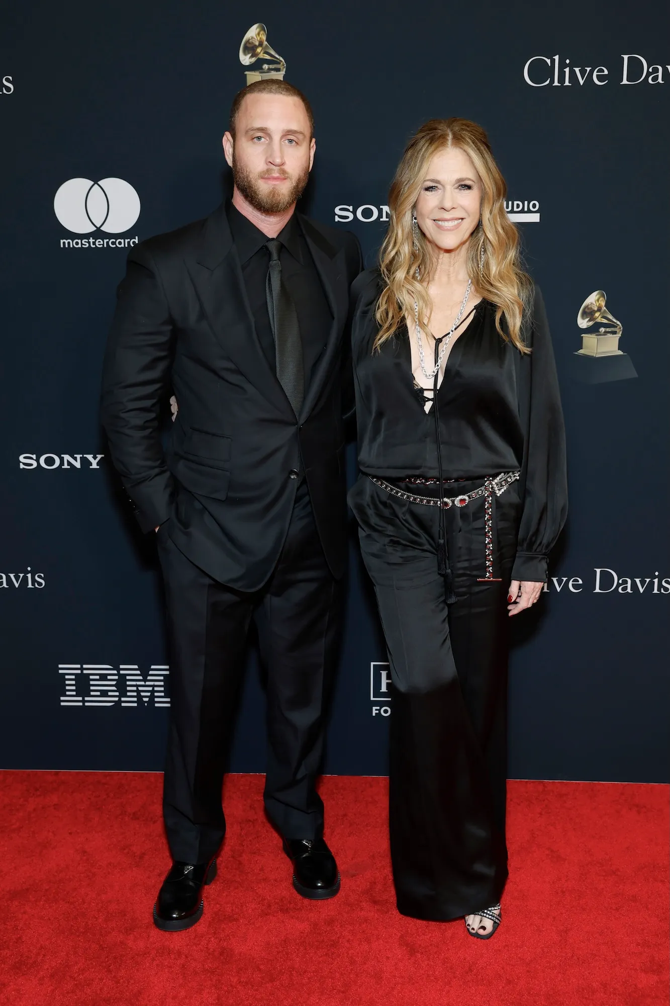 GettyImages-2259316356 chet hanks doing strip club song with mom