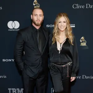 GettyImages-2259316356 chet hanks doing strip club song with mom