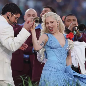 El vestido de Lady Gaga fue confeccionado por un latino