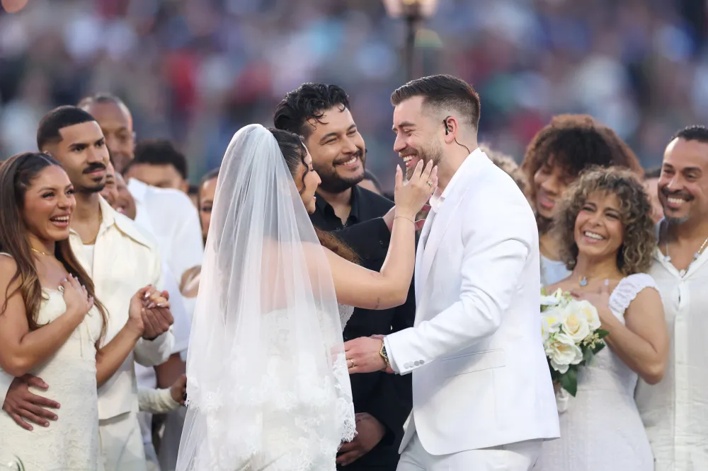 Eleisa &ldquo;Elli&rdquo; Aparicio y Thomas &ldquo;Tommy&rdquo; Wolte, la pareja real que se cas&oacute; en el Super Bowl.
