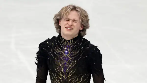 GettyImages-2261517705-ilia-malinin-stumbles-mens-single-skating-fans-react.jpg