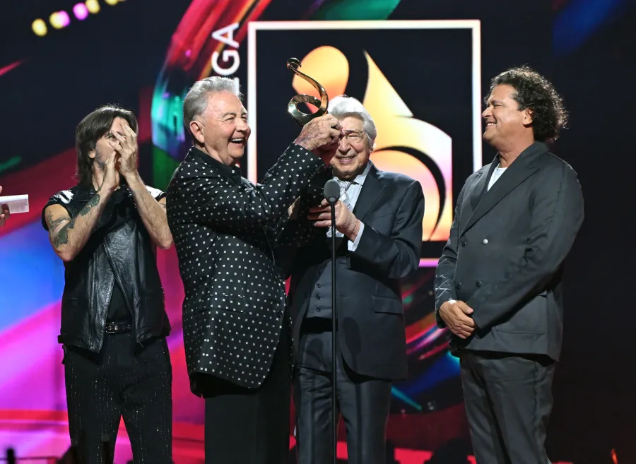 Juanes, Manolo Diaz, Manuel Alejandro y Carlos Vives