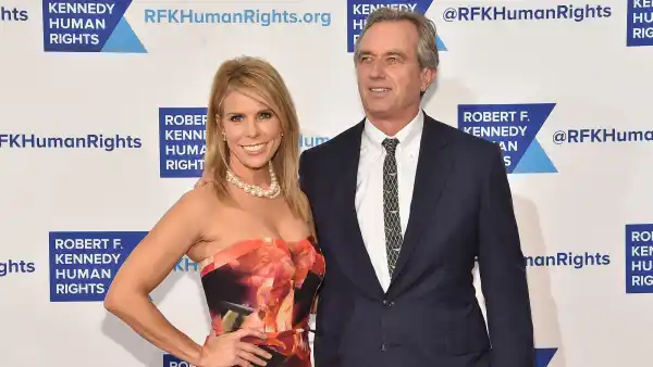 GettyImages-460573710 Cheryl Hines Insists Robert F. Kennedy Jr. Is Not Trying to Hurt People