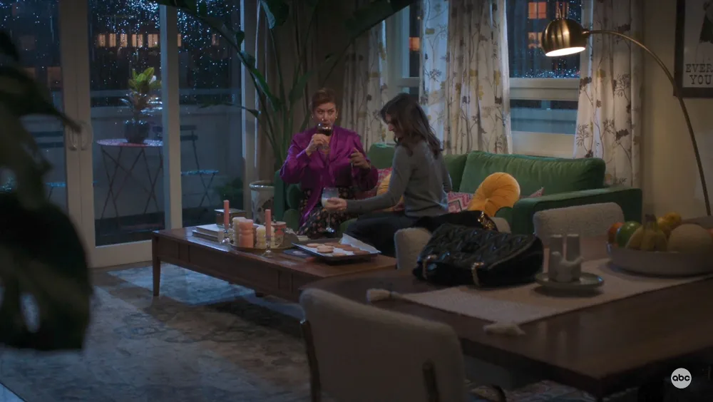 Greys Anatomy Fans Question Possible Continuity Error Involving Kate Walsh Addison