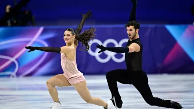 Guillaume-Cizeron-and-Laurence-Fournier-Beaudry-GettyImages-2260270838