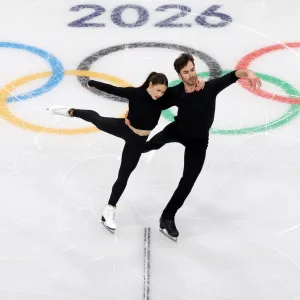 Guillaume-Cizeron-and-Laurence-Fournier-Beaudry-Olympics-GettyImages-2259602681