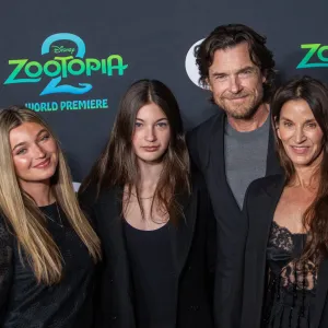 Jason-Bateman-Family-GettyImages-2246054930