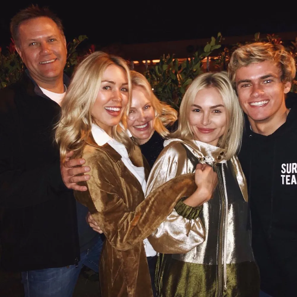 Landman Star Michelle Randolphs Family Guide Her Bachelor Alum Sister Cassie Randolph More Parents