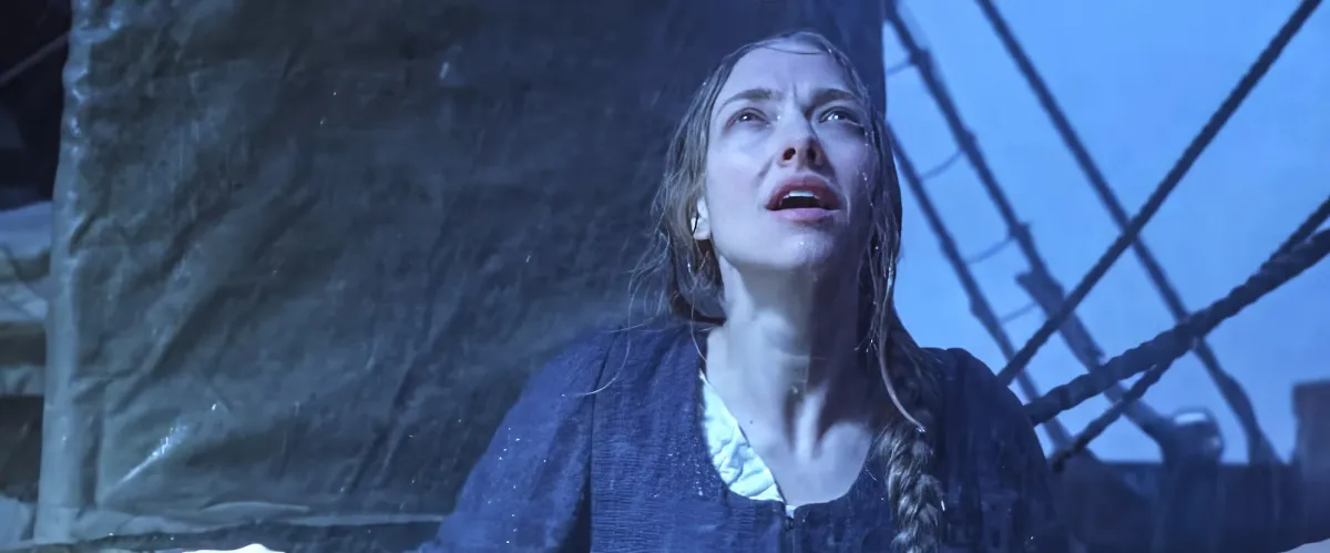 MCDTEOF_H4022-amanda-seyfried-wore-prosthetic-butthole-merkin-in-testament-of-ann-lee