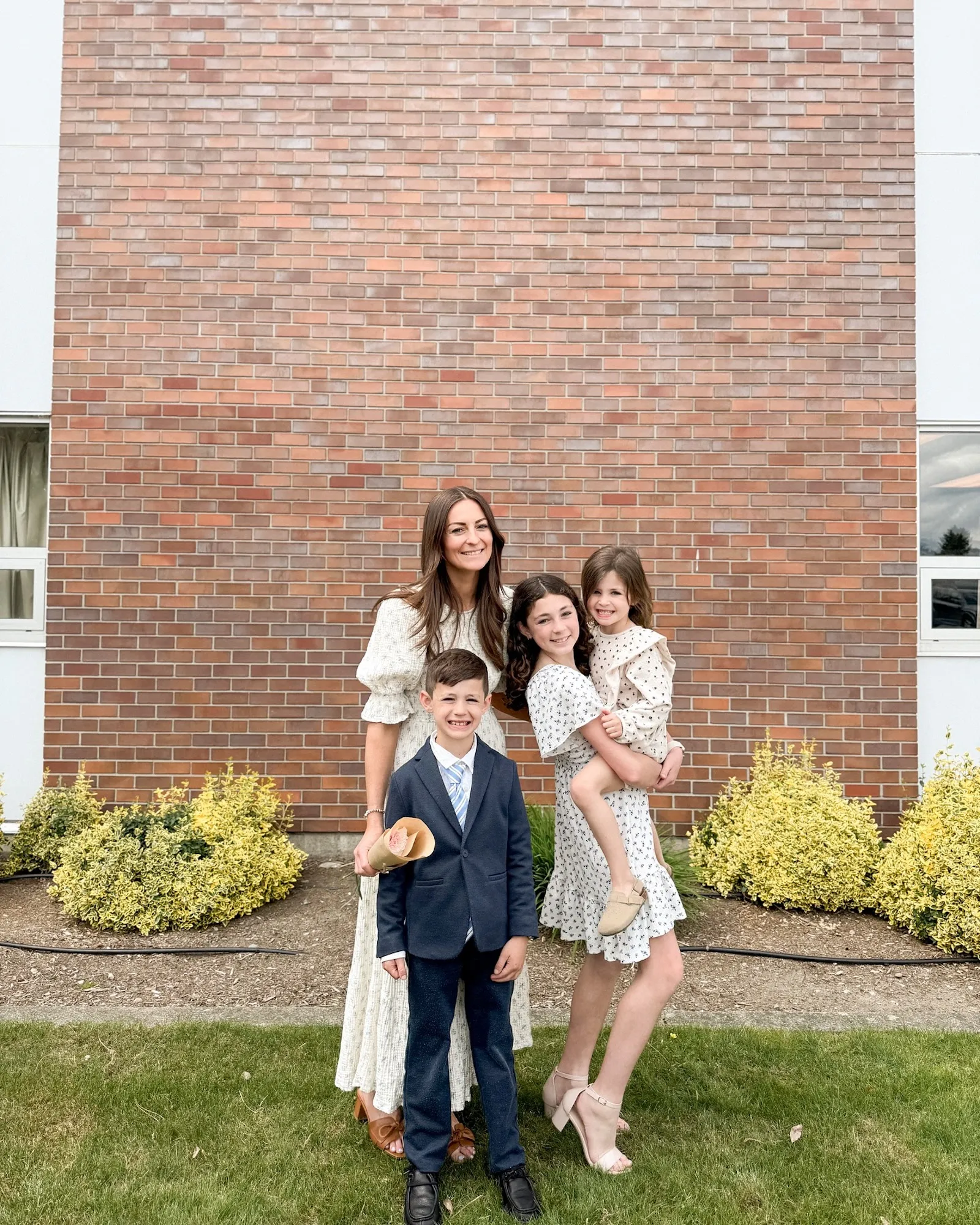 Melissa-Mae-Carlton-and-Kids_1746997597_3630401434266438055_18760193251