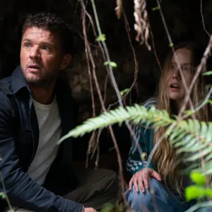 One Mile - Ryan Phillippe Details the 'Challenge' of Raising 2 Teenage Daughters