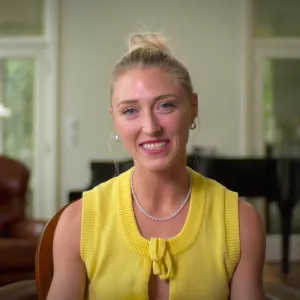 Piper-Gilles-Netflix-Glitter_and_Gold__Ice_Dancing_n_S1_E3_00_07_48_11.