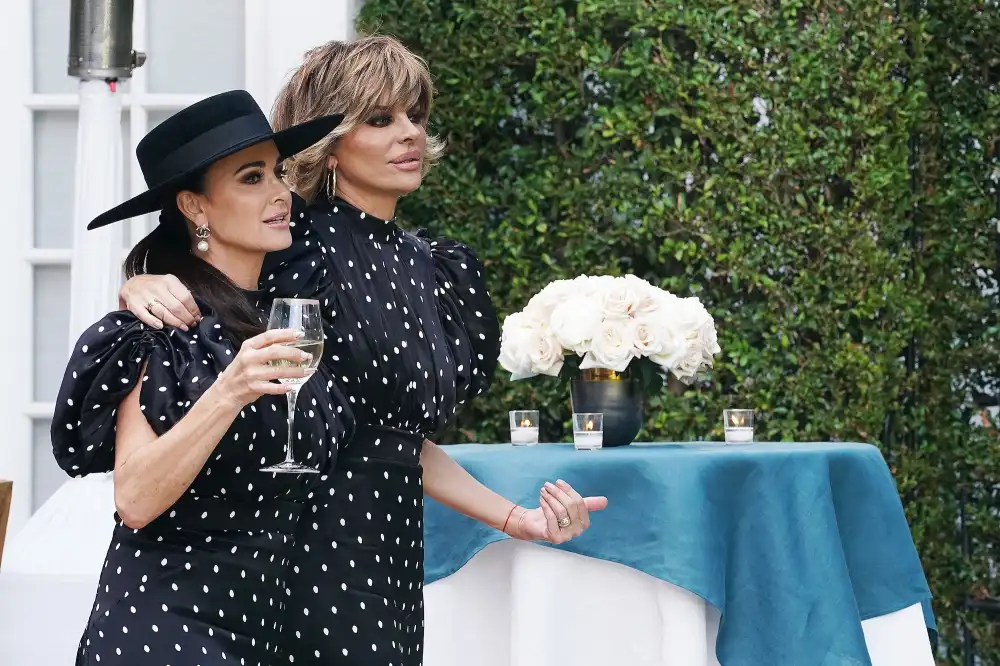 Lisa Rinna&rsquo;s Biggest Bravo Claims From New Memoir: 5-Figure Fine to Amsterdam
