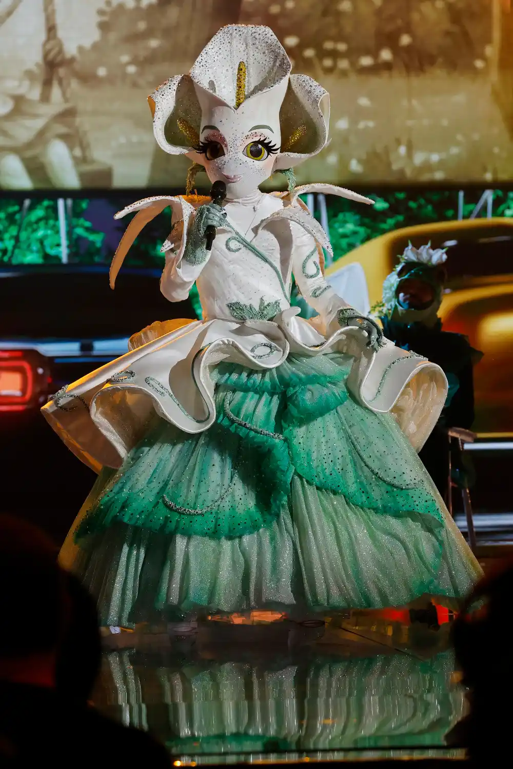 Teddi Mellencamp Shares Dad John Mellencamps Reaction to Her Masked Singer Stint MS-14_1406-Show-TP_00343_f_f