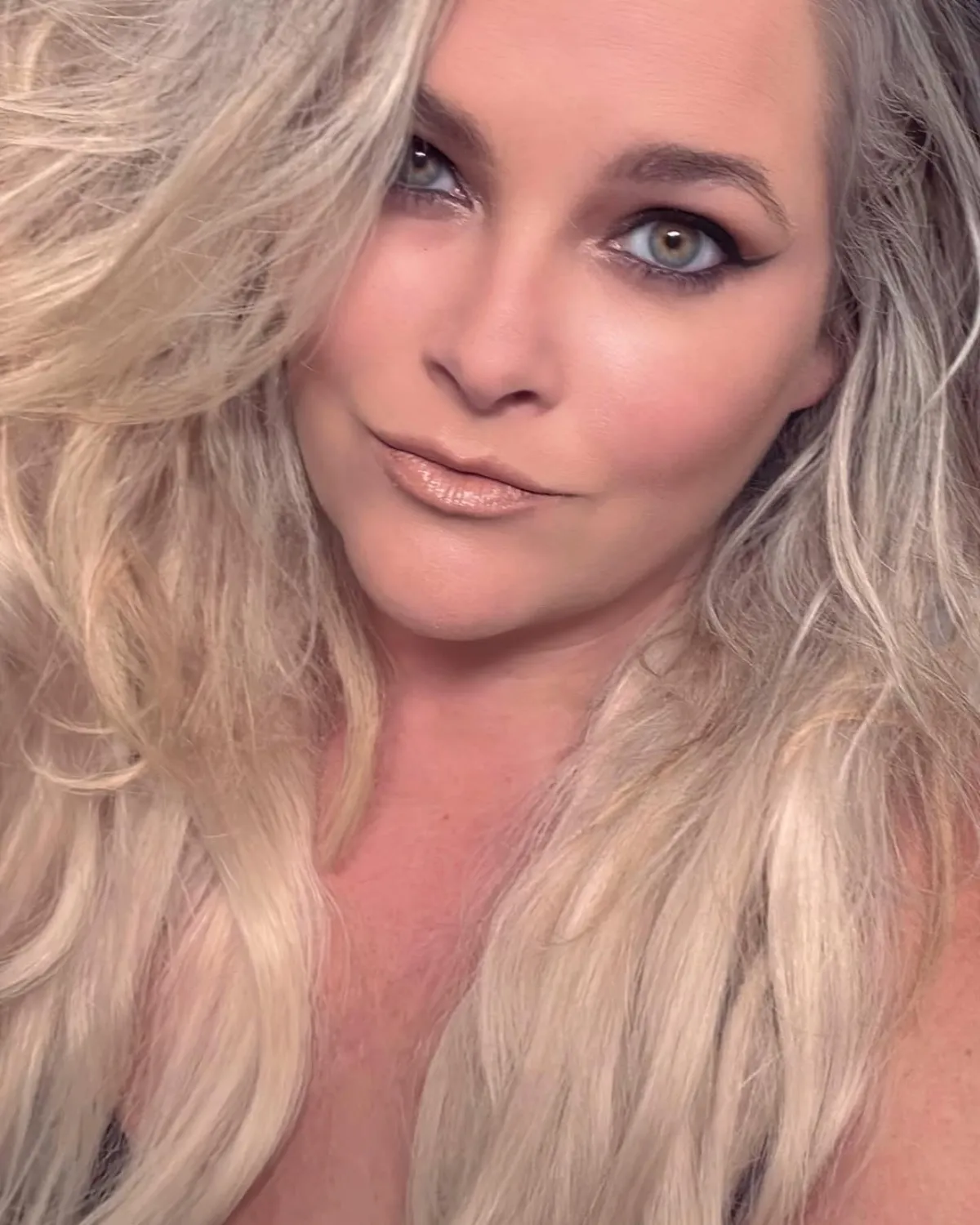 Americas Next Top Model Winner Whitney Thompson Says Tyra Banks Wasnt Initially Part of Netflix Doc