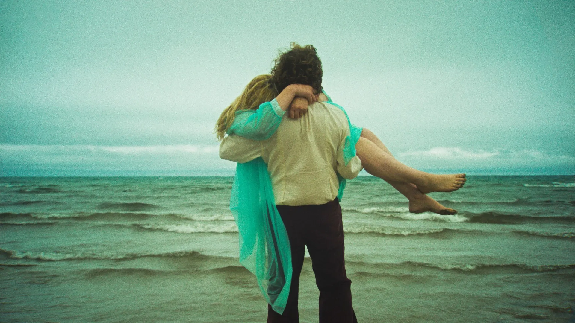 Grace Glowicki and Ben Petrie in Honey Bunch