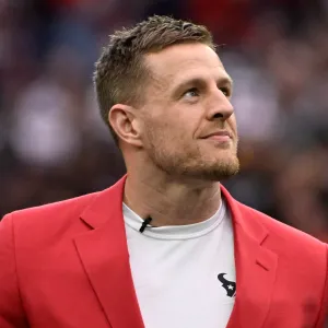 1711948959 J.J. Watt’s Sideline Conversation With Rondale Moore Resurfaces After Receiver’s Death at 25