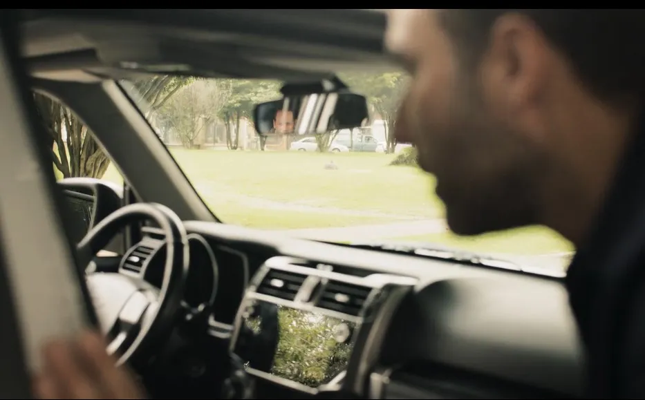 El detective Botero descubre que 'El Primo' lo est&aacute; persiguiendo para secuestrar a Alma.