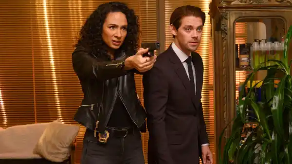 Aurora Perrineau and Tom Payne in Prodigal Son