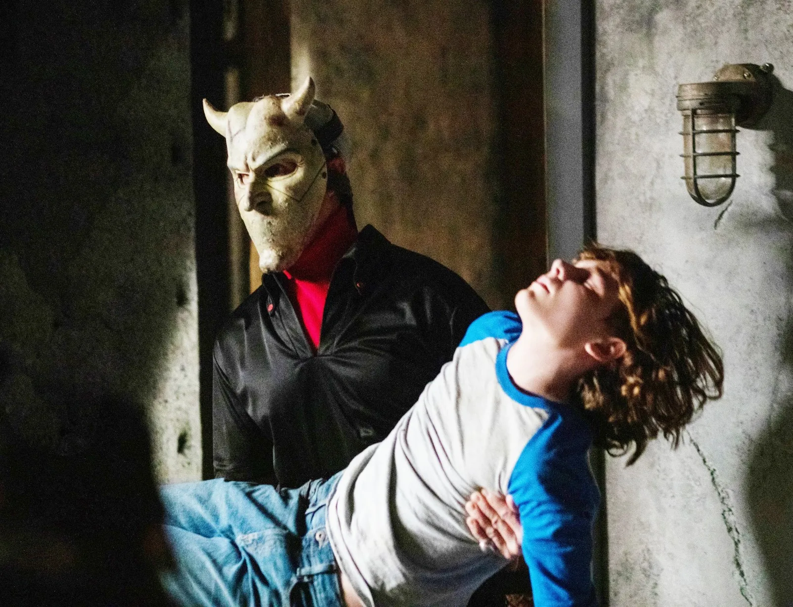 Ethan Hawke and Mason Thames in The Black Phone