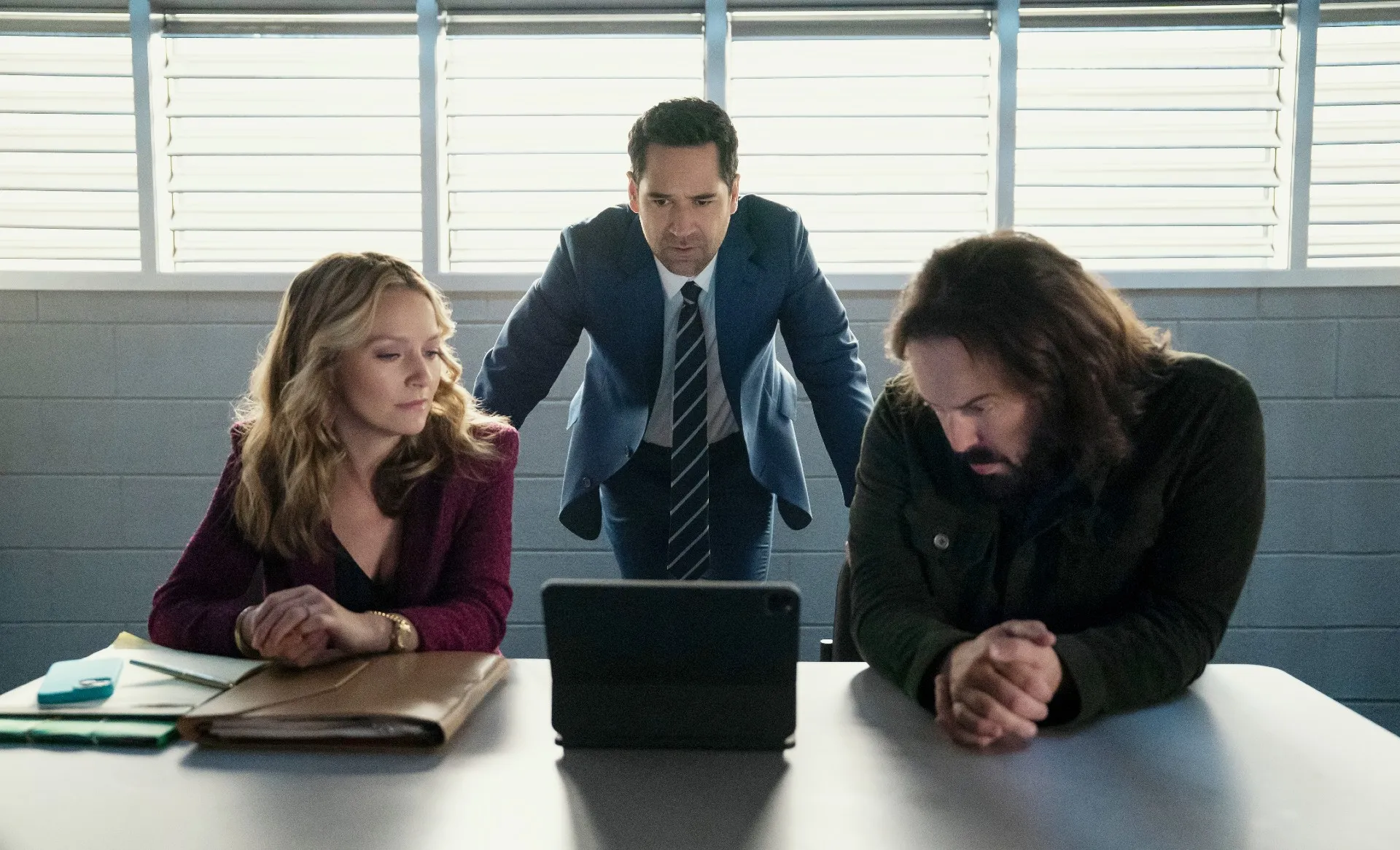 Becki Newton, Manuel Garcia-Rulfo and Angus Sampson