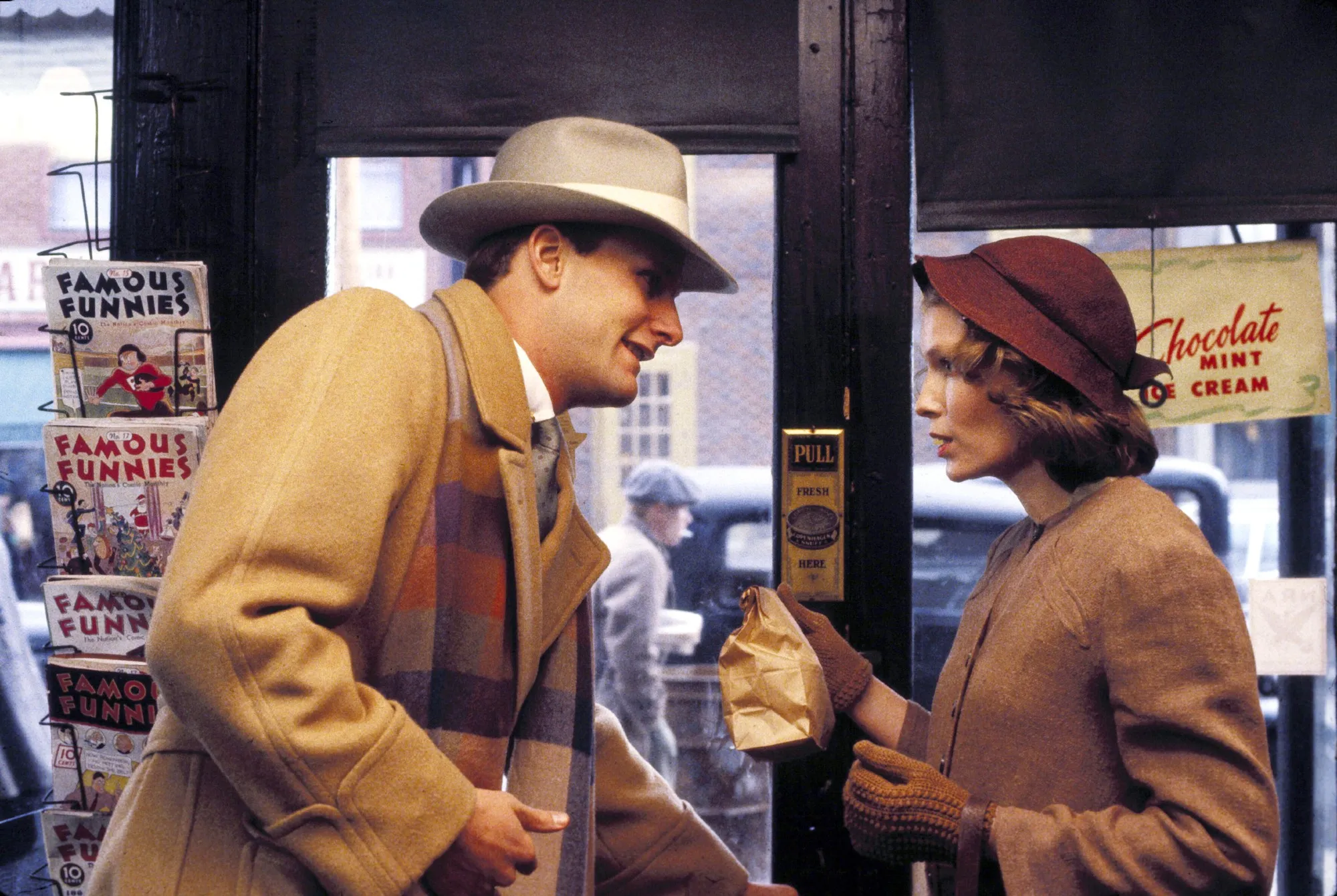 Jeff Daniels and Mia Farrow in The Purple Rose of Cairo