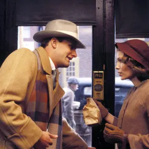 Jeff Daniels and Mia Farrow in The Purple Rose of Cairo