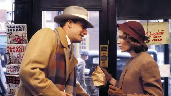 Jeff Daniels and Mia Farrow in The Purple Rose of Cairo