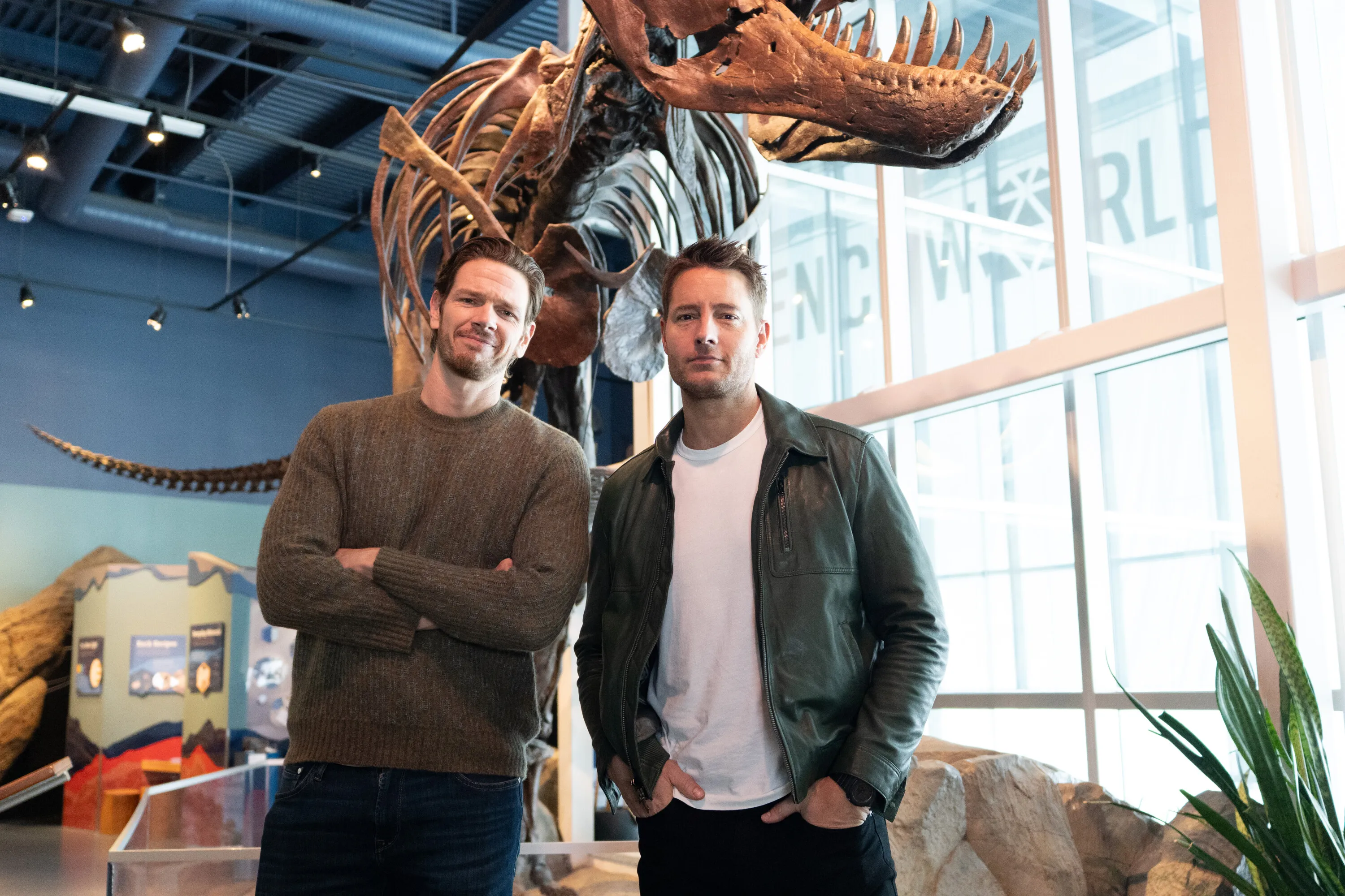 Tracker's Justin Hartley Helps Paradise's Jon Beavers