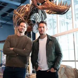 Tracker's Justin Hartley Helps Paradise's Jon Beavers