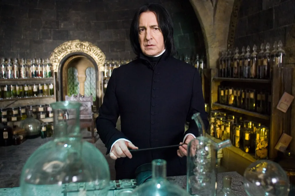 Alan-Rickman-Harry-Potter-MCDHAPO_EC632