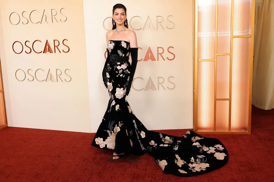 Anne Hathaway Red Carpet Arrivals 98th Academy Awards Oscars 2026