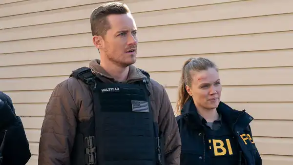 Are Chicago PD Halstead and Upton Back Together After Crossover Cameo Jason Beghe Jesse Lee Soffer and Tracy Spiridakos