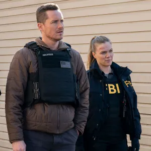 Are Chicago PD Halstead and Upton Back Together After Crossover Cameo Jason Beghe Jesse Lee Soffer and Tracy Spiridakos