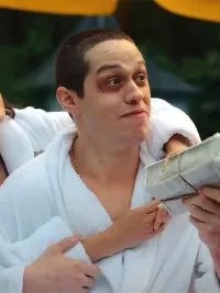 Chase Sui Wonders and Pete Davidson in Bodies Bodies Bodies