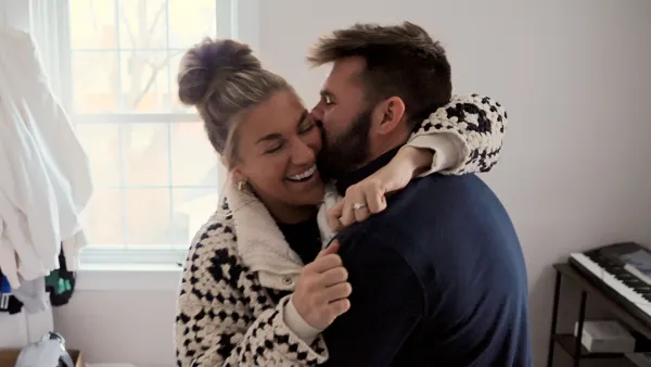 Bri-and-Connor-Love_Is_Blind_n_S10_E7_00_36_14_11R