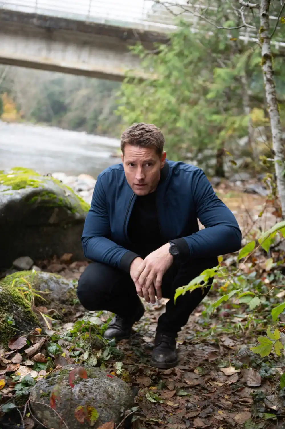 Chicago PDs Jesse Lee Soffer and Tracy Spiridakos Want in on Tracker Cameo With Justin Hartley CBS