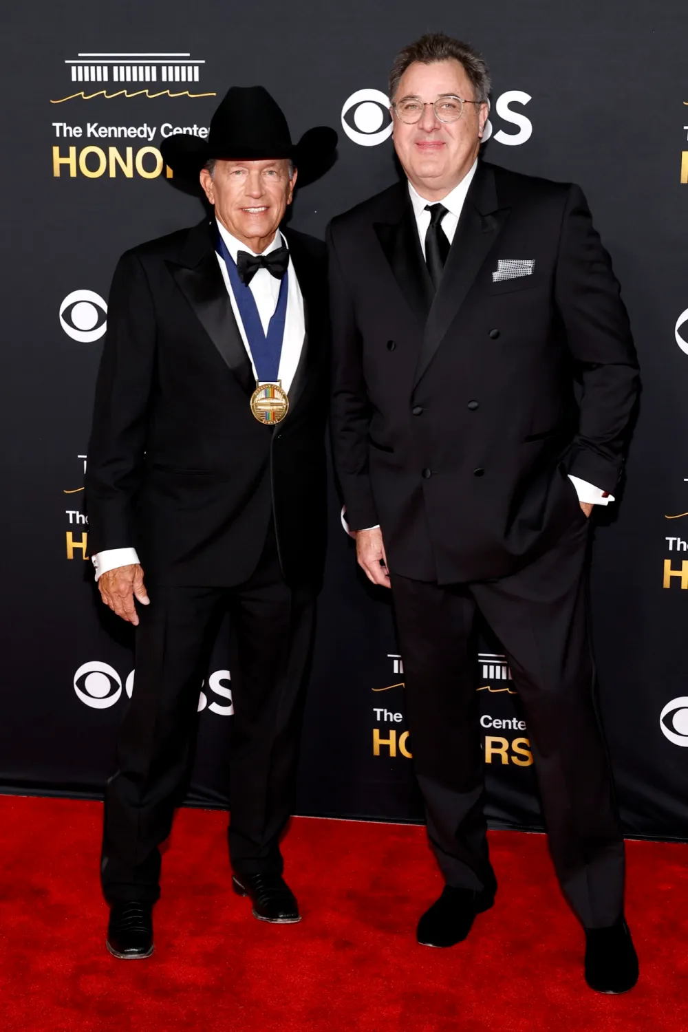 Country Music Star Vince Gill Says He Doesnt Have Very Much Respect for President Donald Trump George Strait