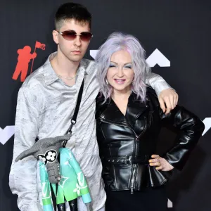Cyndi-Lauper-and-Son-Declyn-GettyImages-1235222773