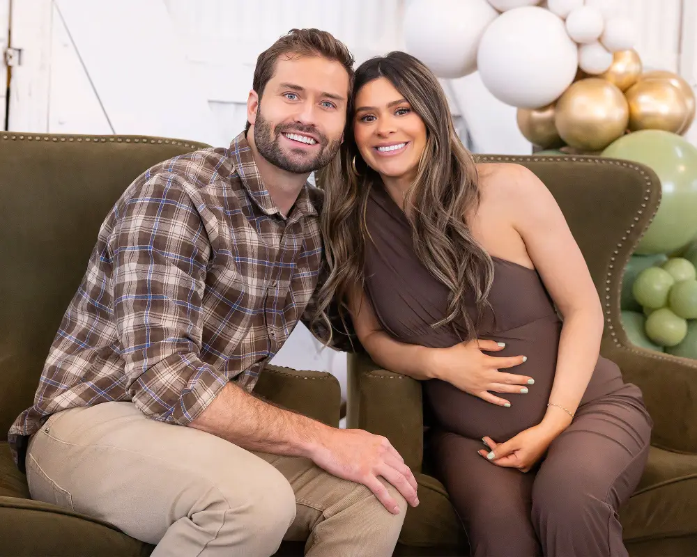 Dakota Mortensen Taylor Frankie Paul 2612 Luxury Handbag Shopping Cover Story