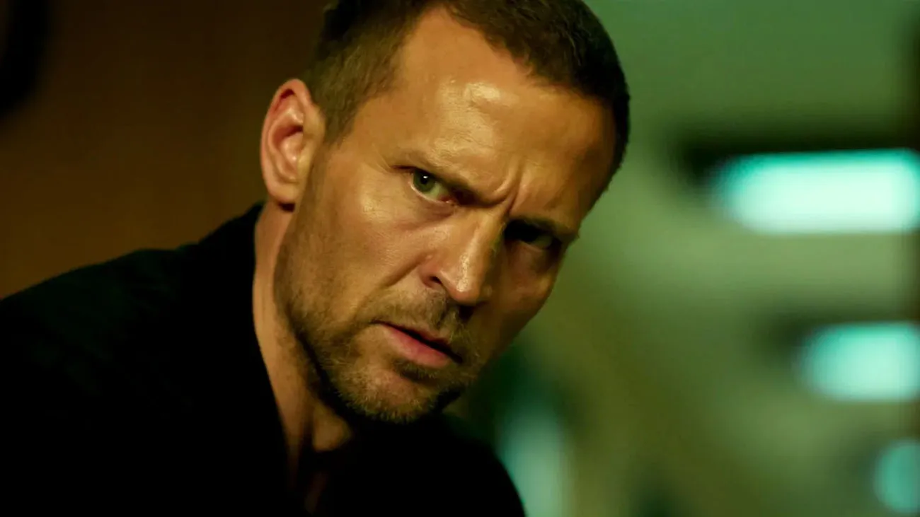 Tobias Santelmann in Detective Hole