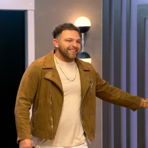 Devonta-Love_Is_Blind_n_S10_E4_00_32_53_21R