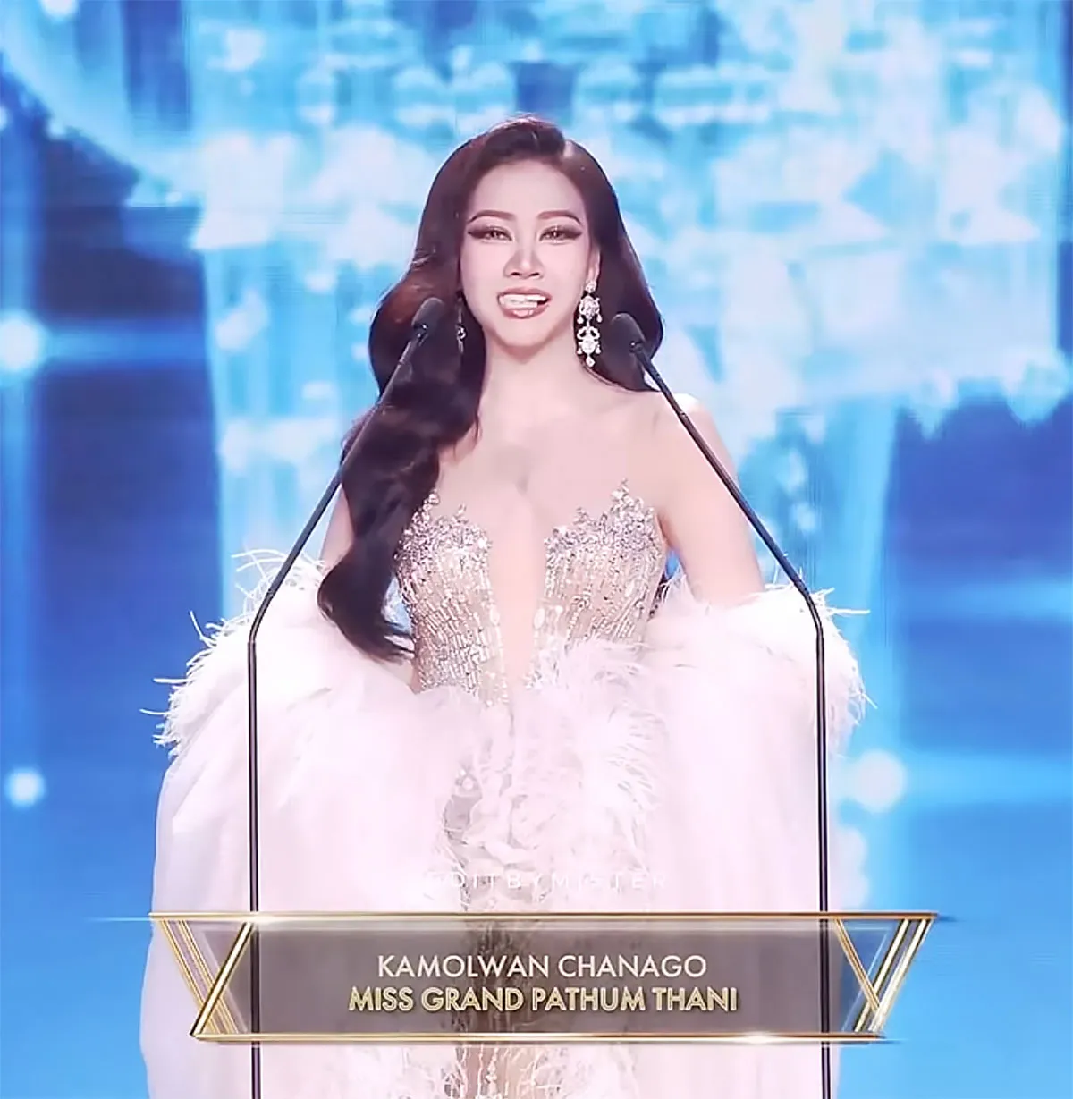 Feature Miss Thailand Contestants Teeth Fall Out During Live Broadcast in Viral Moment