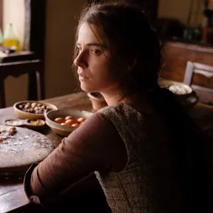 Feature What Is Hamnet About Jessie Buckley Is the Oscar Favorite for the Shakespeare Inspired Drama