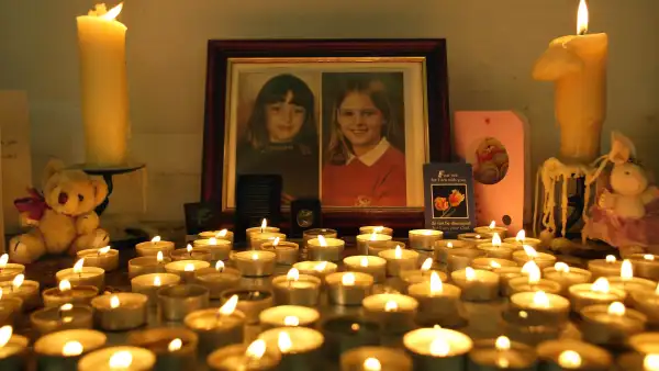 A photo shows a memorial to