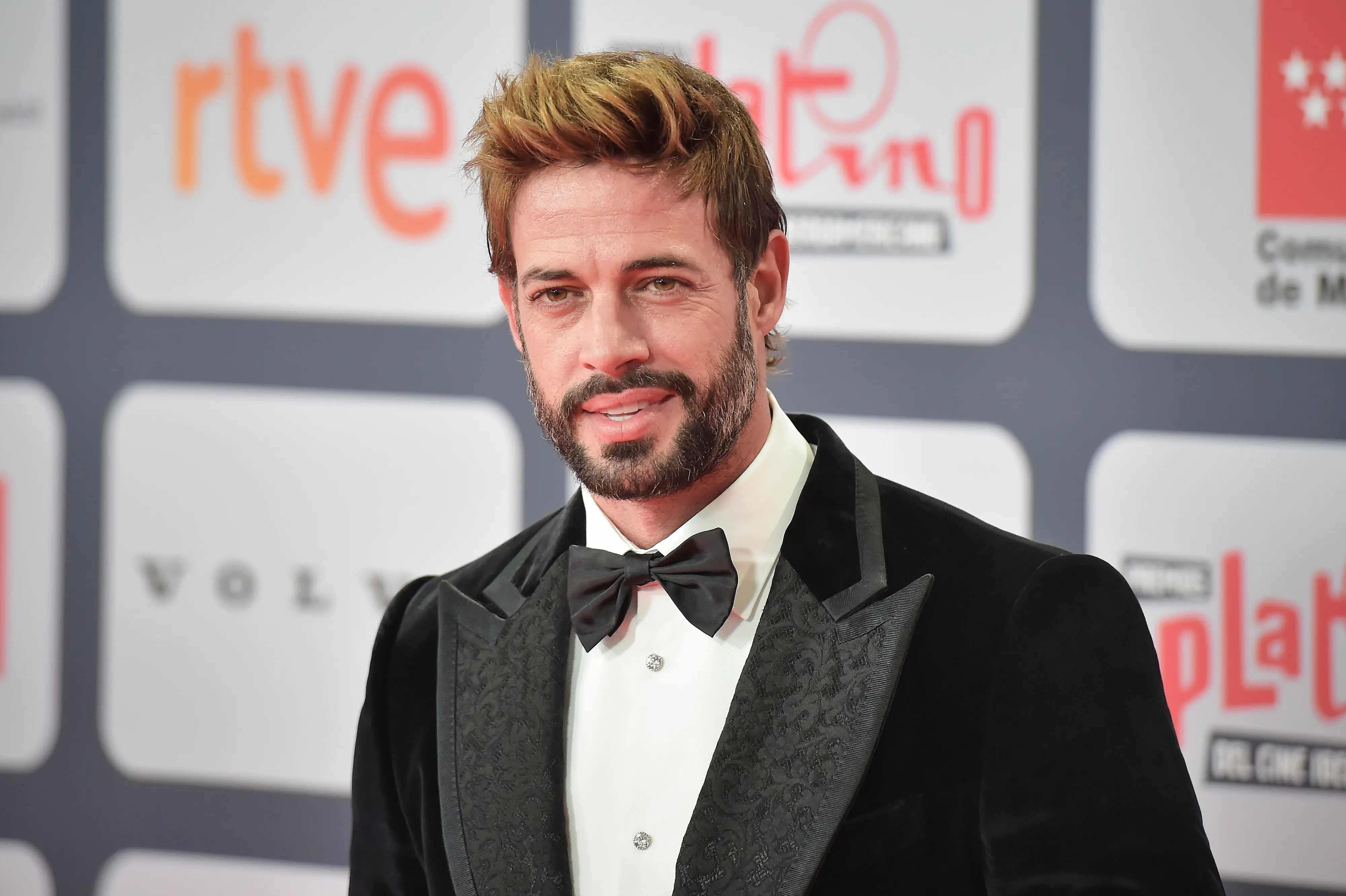 William Levy responde a reportes sobre posible desahucio de su casa en Florida.