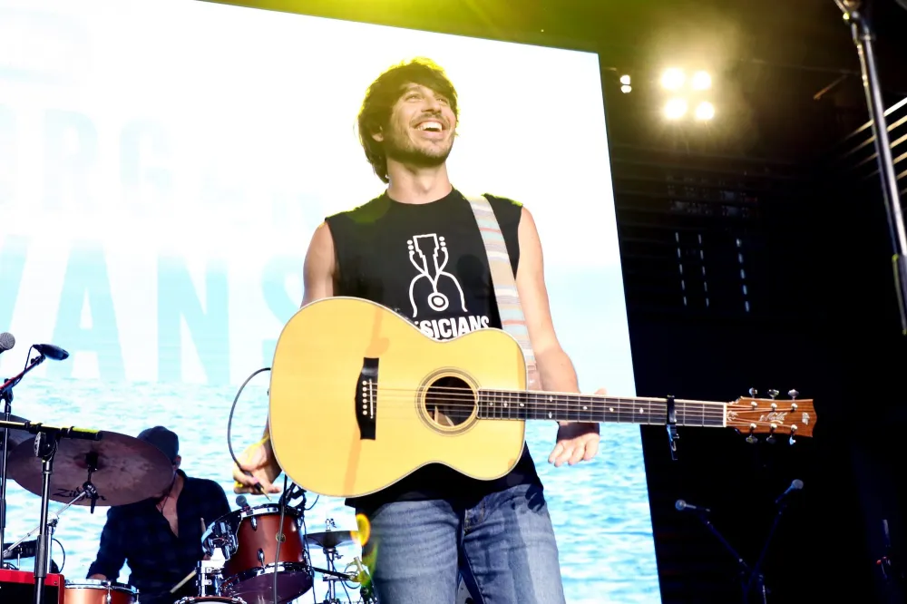 GettyImages-1496669619 chase stokes slams morgan evans for discussing kelsea ballerini divorce